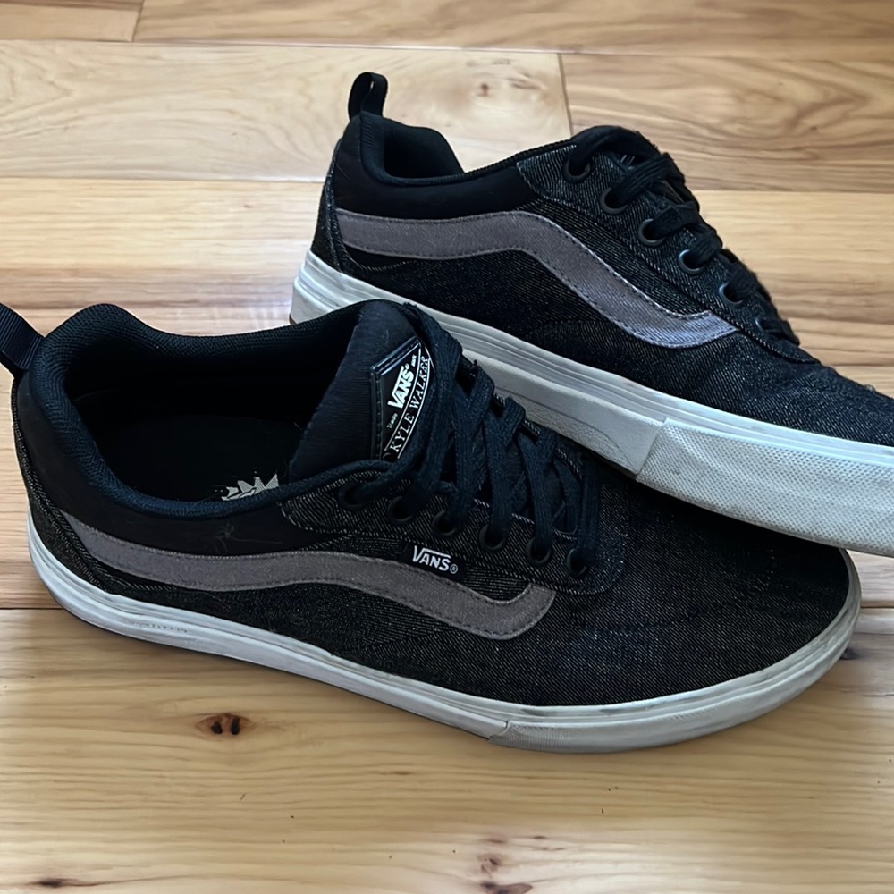 Men’s Vans lace up shoes - Kyle walker - pop cush- size 9.5
